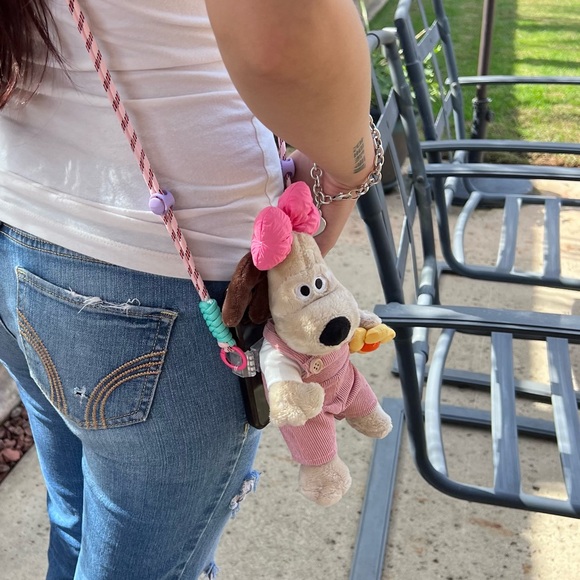 🐶 Boutique 🐶 Crossbody Stuffed Animal Cell Holder. Fits most Cell Phones. - Picture 2 of 8